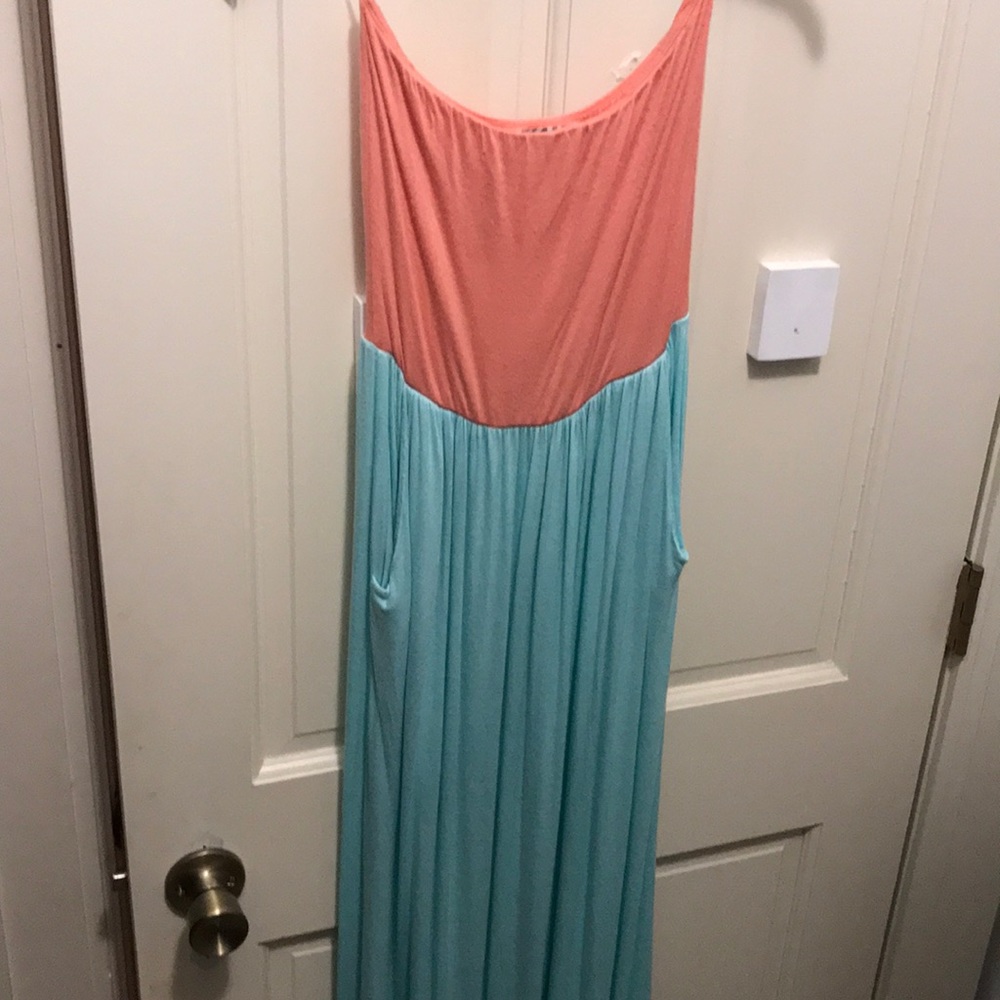 Maxi strapless dress